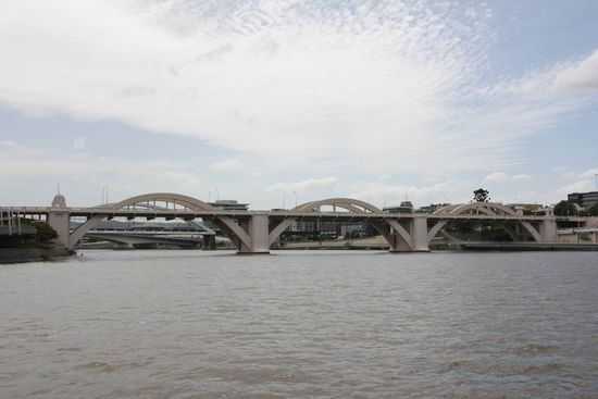 eine von vielen Brücken