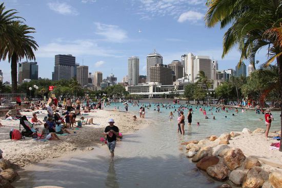 total urig... Ein Strand in der Stadt...