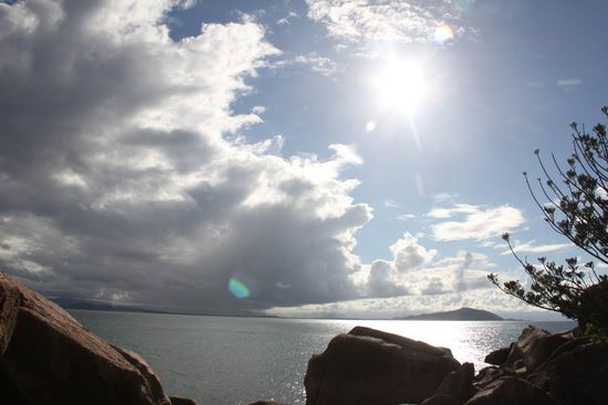 hinter den Steinen, noch mehr Steine...