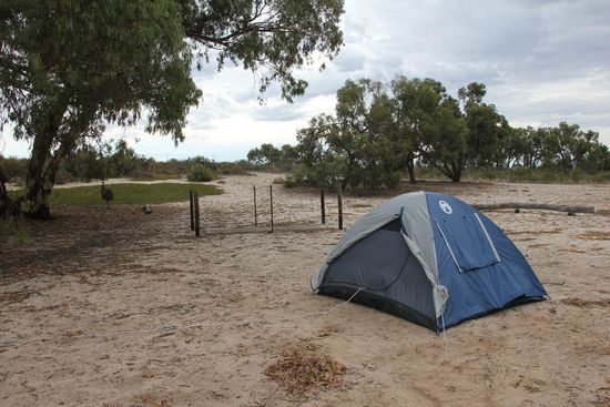 unser Zelt in der Pampa, nur George ist anwesend...