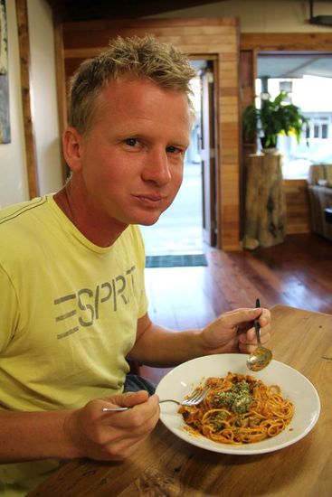 Es schmeckte ihm! Es sieht nur so aus als ob...