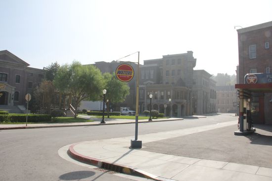 z.B. Drehort für "Ghostwisperer", wer die Serie kennt, erkennt es womöglich 
leider gegen die Sonne, aber besser als gar nicht, während der Fahrt...