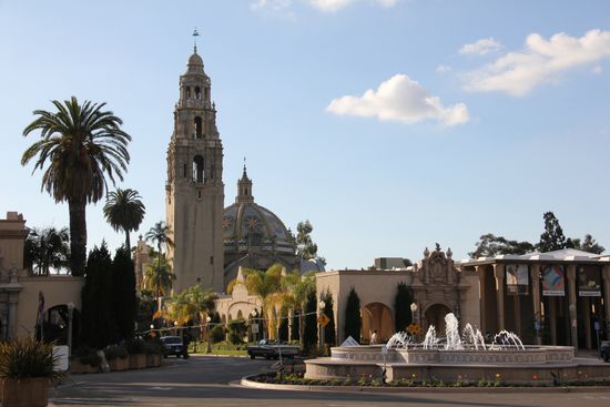 Balboa Park, der California Bell Tower und das San Diego Museum of Man