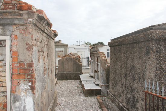 St. Louis Cemetery, nicht so gut erhalten