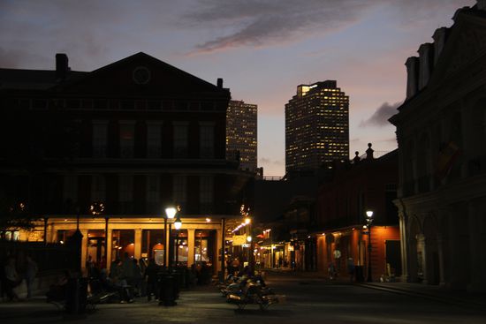 New Orleans bei Nacht, könnte auch irgendwo in Europa sein... 