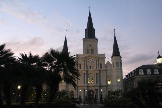 St. Loius Cathedrale beim Sonnenuntergang