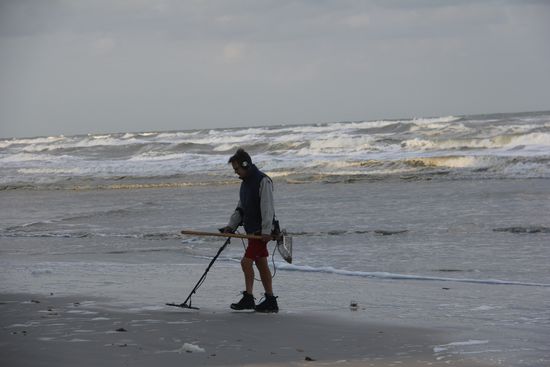 Metalldetektorman am Daytona Beach