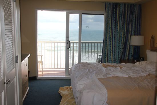 ist das nicht klasse? Vom Bett aufs Meer sehen!!