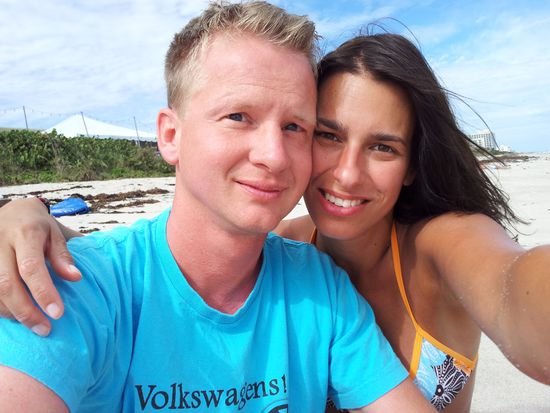 Marc sieht leicht entsetzt aus, liegt aber nur an der Sonne, die Augen wollten nicht auf bleiben 