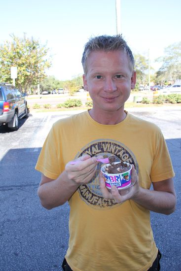 Marc uns SEINE Kugel Eis