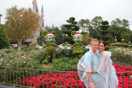 wir uns unseren Regencapes...