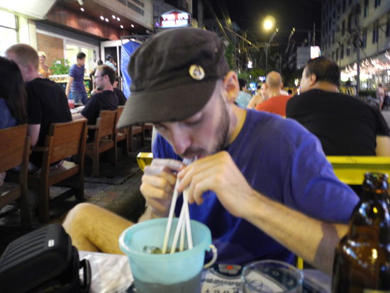 Sehr zuvorkommend - Es gibt direkt 4 Strohhalme dazu!