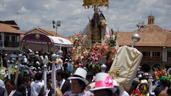 La virgen del Carmen auf der zentralen Plaza von Cuzco