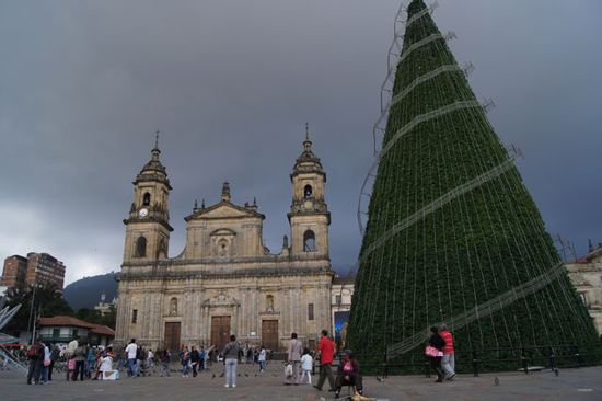 Weihnachtsbaum vor der Kathedrale von Bogota