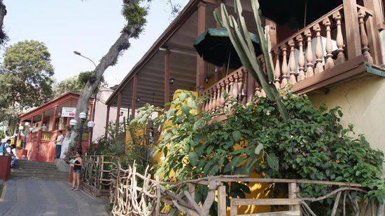 In El Barranco gibt es tolle Cafes, Restaurants und Bars