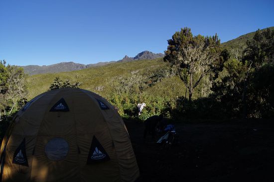 Das ist unser Essens-Zelt.