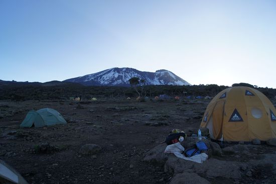 Das Shira Camp auf 3840 Meter Höhe am Morgen des dritten Tages