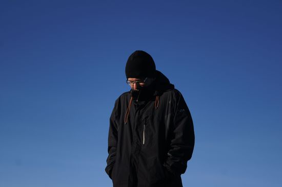 Dominik friert - und überlegt, ob er es noch einen Tag weiter versucht