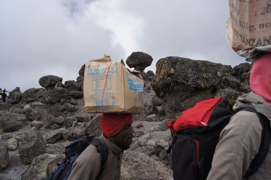 Kilimanjaro auf dem Kopf