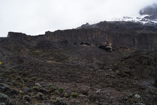 Der Kilimanjaro fordert seinen Tribut. Immerhin: die Schneefelder scheinen nun deutlich näher zu kommen.
