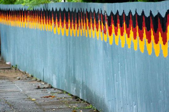 Überraschung! Schwarzrotgold ist auch die Flagge Westsumatras, des Landes der Minangkabau