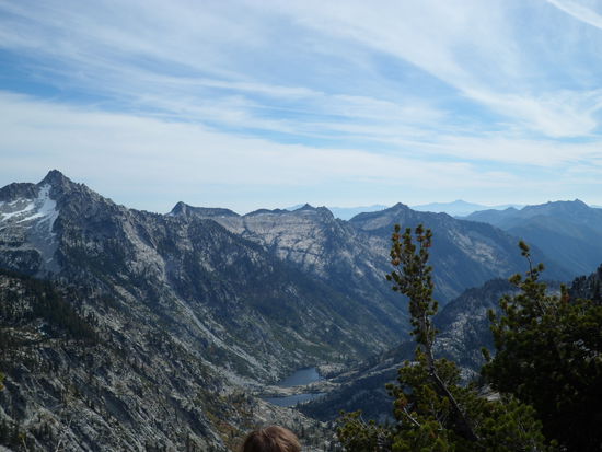 Unten sieht man die beiden Seen...