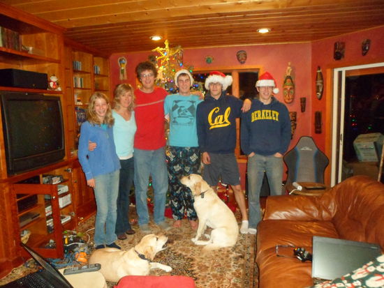 Kleines Familienfoto (v.l.n.r. Claire, Dawn, Andy, Trevor, August, Nick)