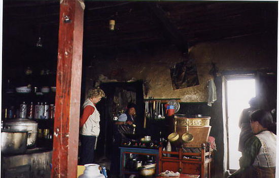 in einem tibetischen Haus in Tingri