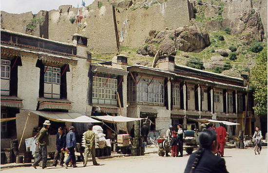 Strasse in Shigatse