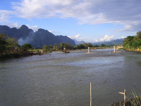 Die Landschaft um Vang Vieng herum