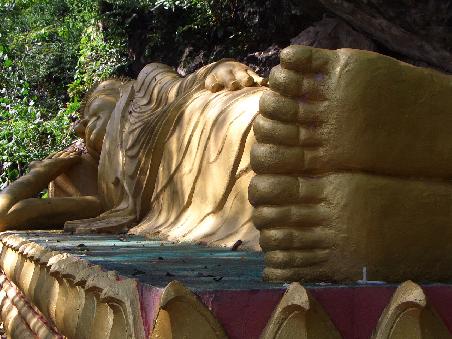 liegender Buddha auf dem Phousi