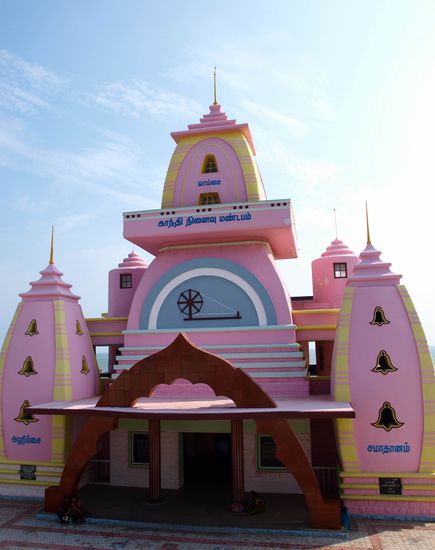 Gandhi Denkmal - ein Teil seiner Asche wurde hier ins Meer verstreut