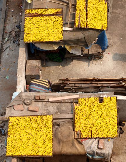 Das sind Gebäckstücke, die zum Trocknen in die Sonne gelegt werden