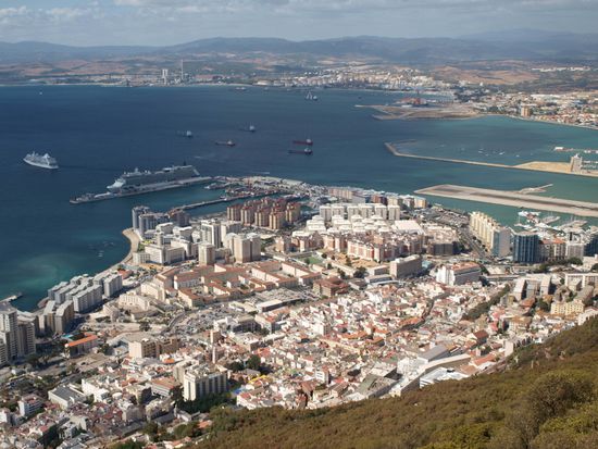 Vorne Gibraltar - hinten Spanien