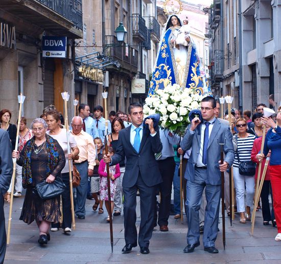 Heilige Prozession in Santiago de Compostela