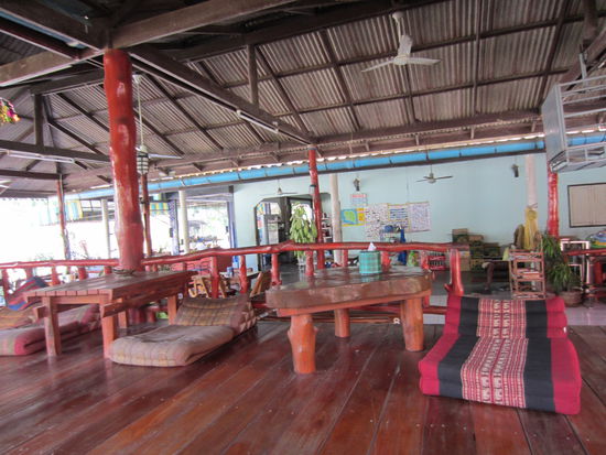 Uschi´s a.k.a Birgitts Restaurant. Ihr seht richtig...wir essen im liegen