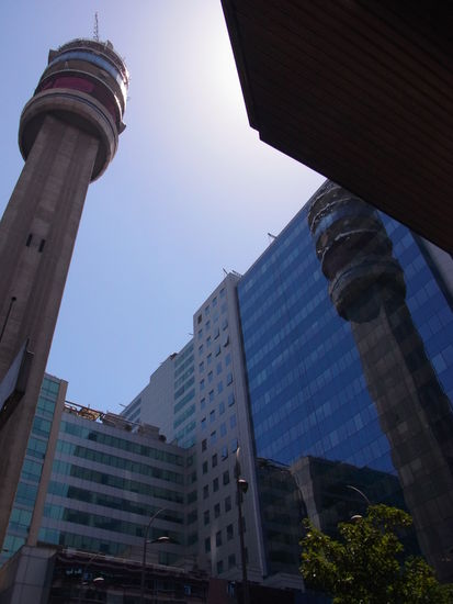 "Spiegelturm" mitten in der Stadt