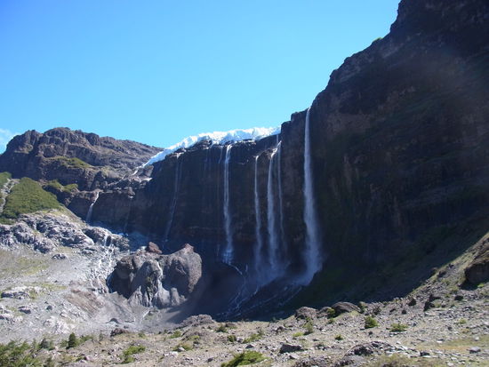 Die Felswand ist um die 500 Meter hoch...