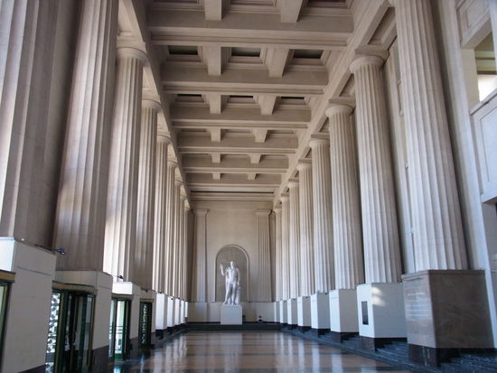 Eingangshalle der Fakultaet