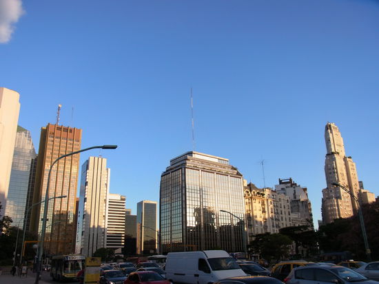 Skyline im Abendlicht.
Kurz vor der Nachtfahrt.