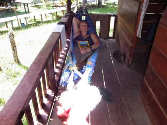 die Sonne brennt ganz schön am Äquator - immer schön im Schatten ausruhen!!!