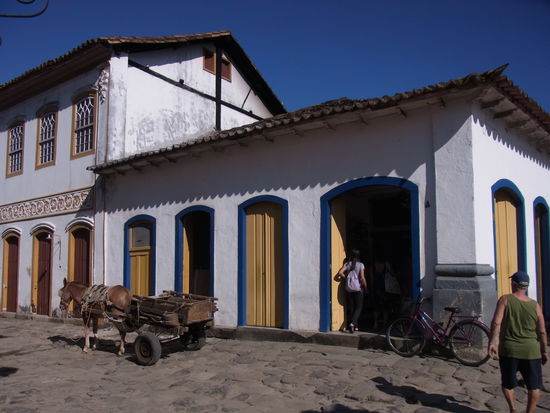 von diesen kleinen Fuhrwerken gibt´s hier eine ganze Menge