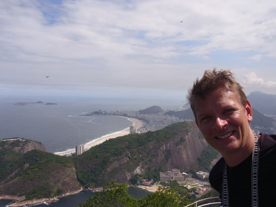 die Küste ist völlig zerklüftet