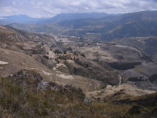 Blick vom Kraterrand ins Umland