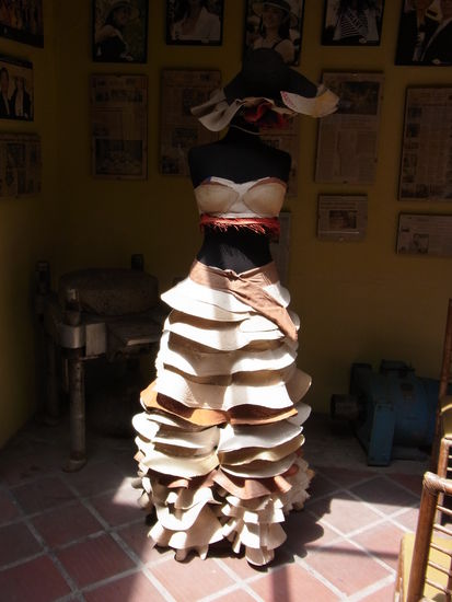 "Hut couteur"  - man kann auch Hutkleider basteln