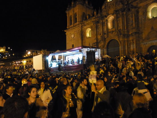 Tribüne auf der Plaza de Armas