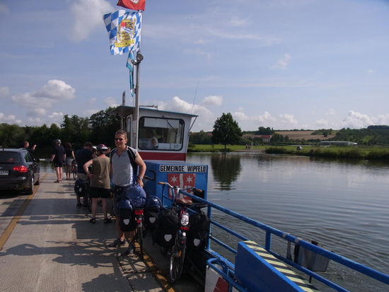 Auf der Fähre bei Wipfeld