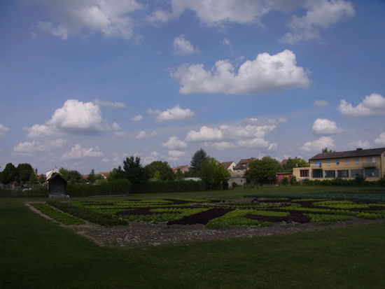 Das sind alles Gemüsepflanzen - ornamenthaft angepflanzt