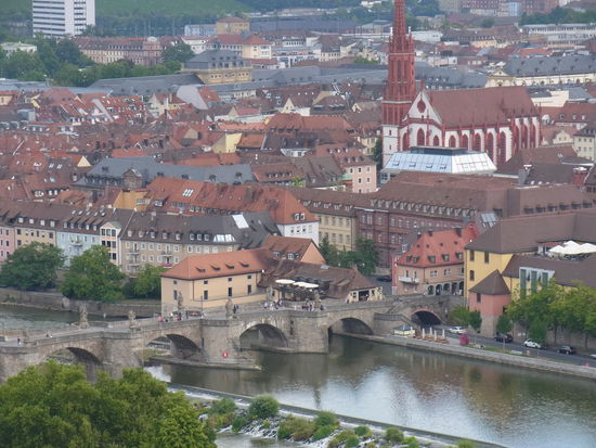 Blick auf die "Alte Mainbrücke"