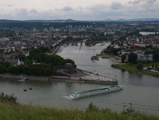 Das Koblenzer Dreieck - na, kommt der um die Ecke rum???